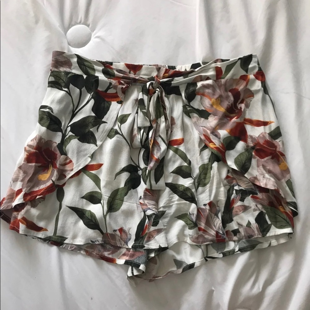 Floral Flowy Tie Front Shorts